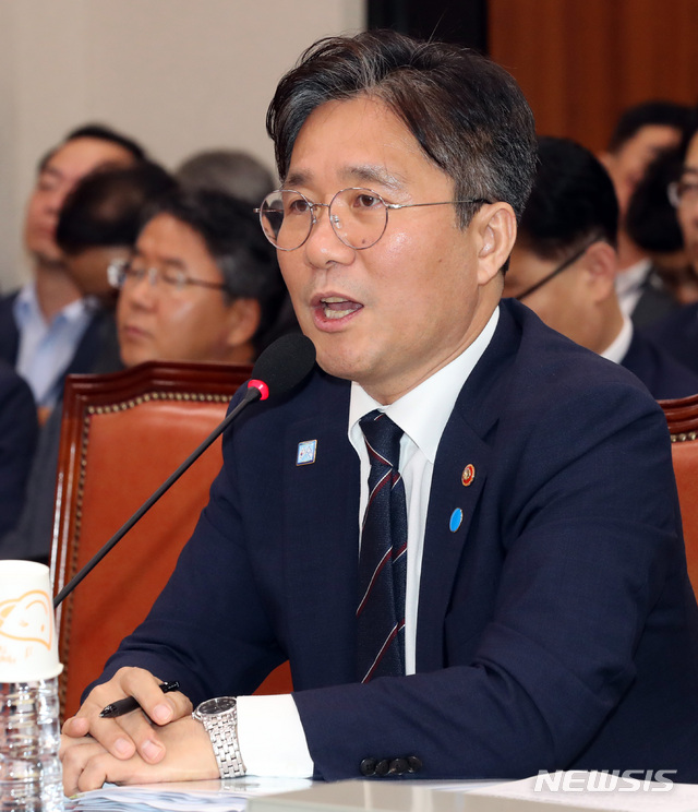【서울=뉴시스】 박영태 기자 = 성윤모 산업통상자원부 장관. 2019.07.15. since1999@newsis.com