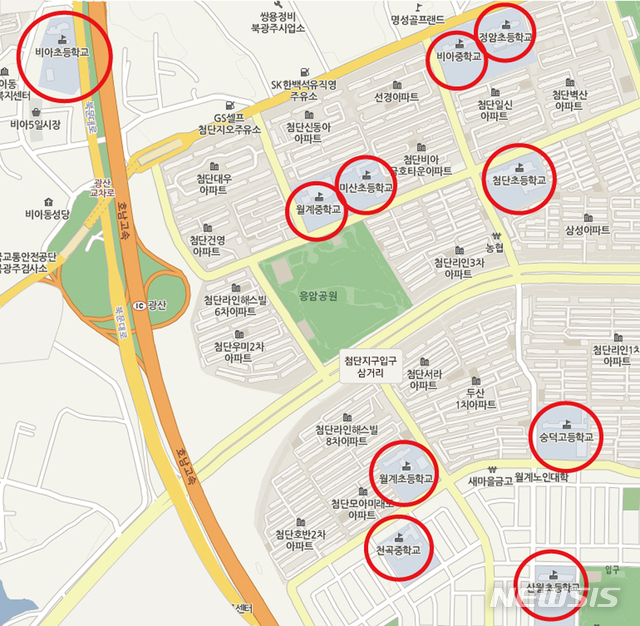 【광주=뉴시스】 송창헌 기자 = 광주시교육청이 광산지역 고등학교 부족현상 해소를 위해 비아중학교를 비아고등학교로 전환키로 하면서 비아중 인근 4개 초등학교들이 혼란에 빠졌다. 2019.07.17 (그래픽=김은지)goodchang@newsis.com