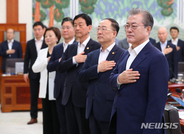 【서울=뉴시스】전신 기자 = 문재인 대통령의 모습. 2019.07.16. photo1006@newsis.com