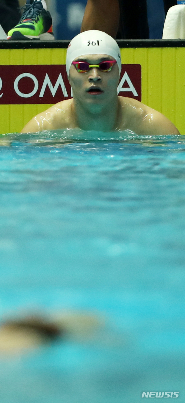 【광주=뉴시스】 고범준 기자 = 중국의 쑨양이 16일 오후 광주 광산구 남부대학교 시립국제수영장에서 열린 2019 광주세계수영선수권대회 경영 종목을 앞두고 훈련을 하고 있다. 2019.07.16. bjko@newsis.com