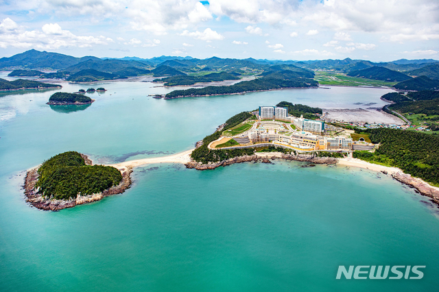 【진도=뉴시스】박상수 기자 = 오는 19일 오픈하는 전남 진도의 '쏠비치 호텔&리조트 진도' 전경. 2019.07.17. (사진=진도군 제공) photo@newsis.com