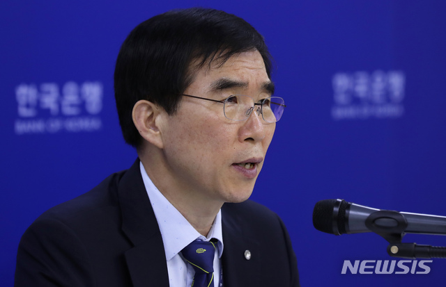 【서울=뉴시스】 이윤청 기자 = 정규일 한국은행 부총재보가 18일 서울 중구 한국은행 기자실에서 2019년 하반기 경제전망을 발표하고 있다. 2019.07.18. radiohead@newsis.com