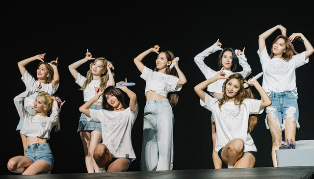 트와이스, 북아메리카 투어 쾌조 스타트···1만1천명 난리