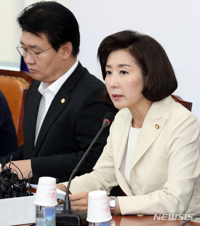 【서울=뉴시스】 박영태 기자 = 19일 오전 서울 여의도 국회에서 열린 자유한국당 원내대책회의에서 나경원 원내대표가 발언하고 있다. 2019.07.19.since1999@newsis.com