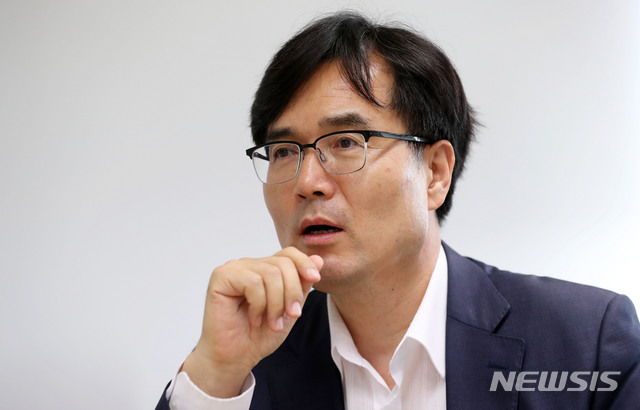 【서울=뉴시스】홍효식 기자 = 김남성 감정평가사무소협의회장이 23일 서울 서초구 감정평가사협회에서 뉴시스와 인터뷰를 하고 있다. 2019.07.23. yesphoto@newsis.com