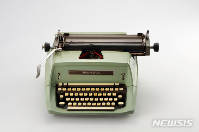 김동훈 5벌식 한글 타자기, 1959년, 이상억 기증