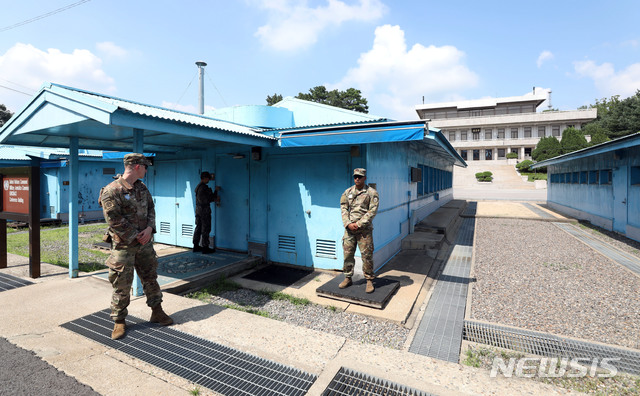 【파주=뉴시스】김진아 기자 = 6.25전쟁 정전협정 66주년을 맞은 27일 경기 파주 비무장지대 내 판문점에 적막감이 흐르고 있다. 2019.07.27. bluesoda@newsis.com