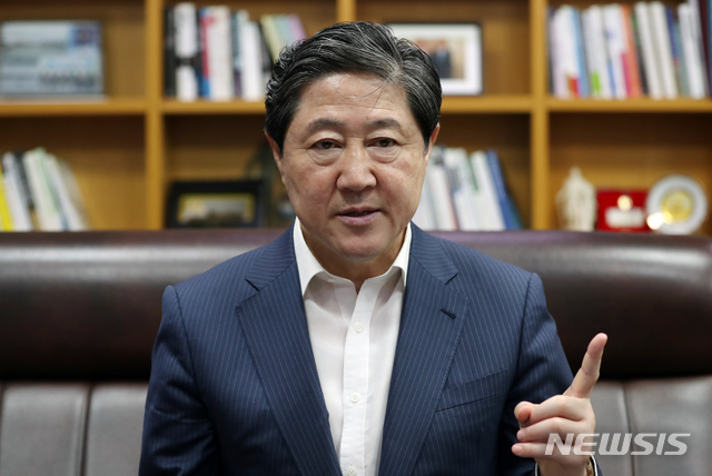 【서울=뉴시스】고승민 기자 = 사법개혁특별위원회 위원장으로 내정된 자유한국당 유기준 의원이 지난달 31일 서울 여의도 국회에서 뉴시스와 인터뷰를 하고 있다. 2019.08.03.kkssmm99@newsis.com