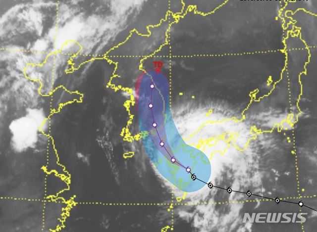 【제주=뉴시스】우장호 기자 = 제8호 태풍 '프란시스코(FRANCISCO)' 예상 진로도 모습. (자료=기상청 제공) 2019.08.06. woo1223@newsis.com