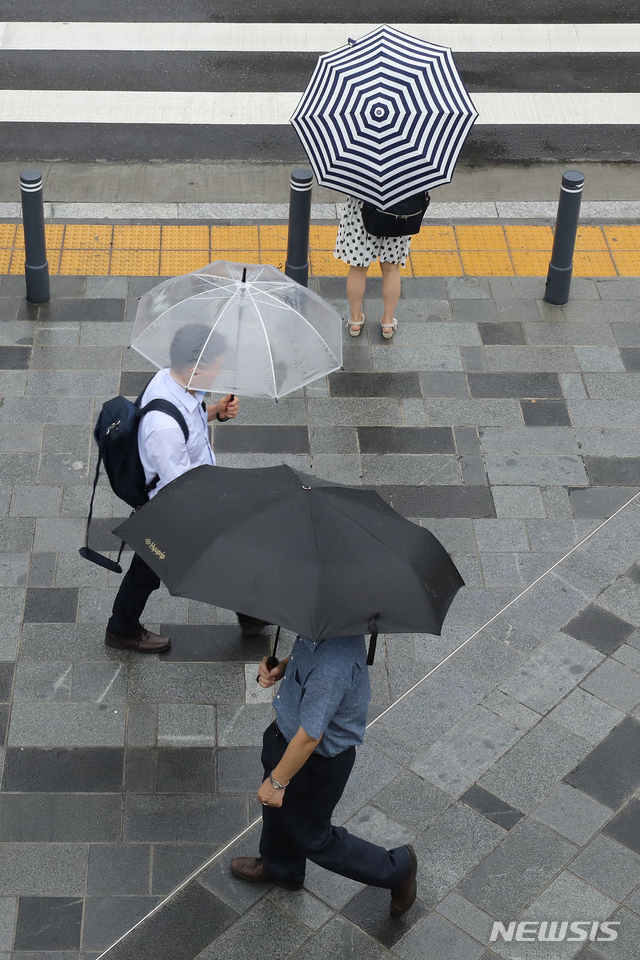 전국 큰 일교차…제주 등 밤부터 많은 비
