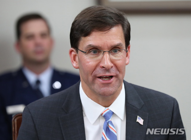 【서울=뉴시스】최진석 기자 = 마크 에스퍼 미국 국방부장관이 9일 오전 서울 용산구 국방부에서 열린 한미 국방장관 회담에서 인사말을 하고 있다. 2019.08.09. photo@newsis.com