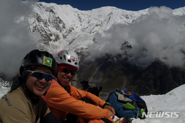 【청주=뉴시스】민준영(오른쪽)·박종성 직지원정대원의 생전 모습. (사진=뉴시스 DB)&nbsp; photo@newsis.com 