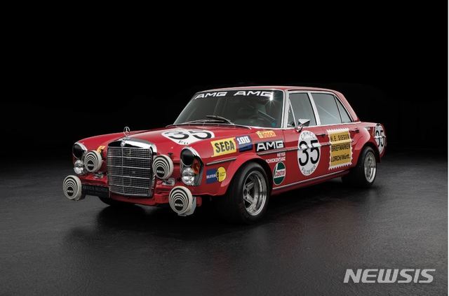 【서울=뉴시스】 메르세데스 벤츠 300SEL 6.3 AMG 클래식 자동차가 시작가 4억원에 경매에 나왔다. 사진제공=케이옥션