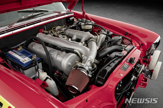 【서울=뉴시스】메르세데스 벤츠 300SEL 6.3 AMG의 차량 내부. 사진제공=케이옥션