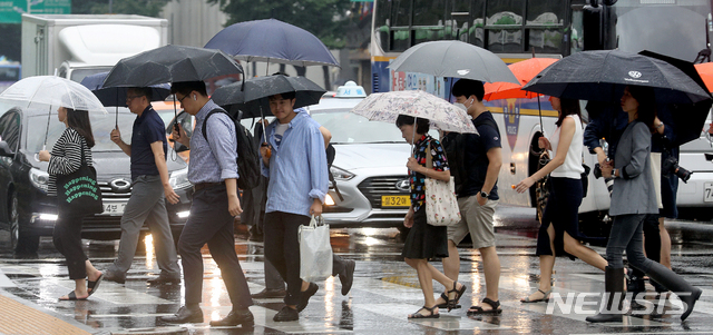 울산 흐리고 비...주말에는 '태풍영향권'