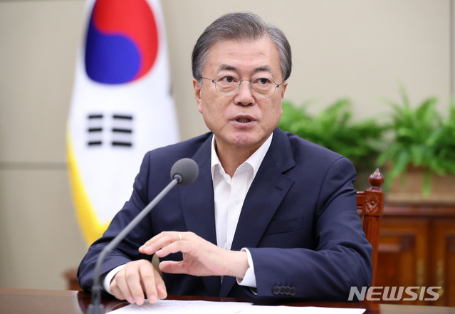 【서울=뉴시스】박진희 기자 = 문재인 대통령이 12일 청와대 여민관에서 수석·보좌관회의를 주재하고 있다. 2019.08.12. pak7130@newsis.com