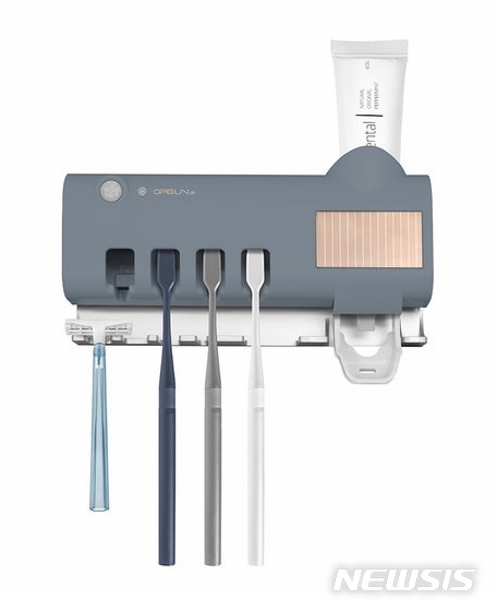 (사진=LED 무선 칫솔 살균기. G마켓 제공)