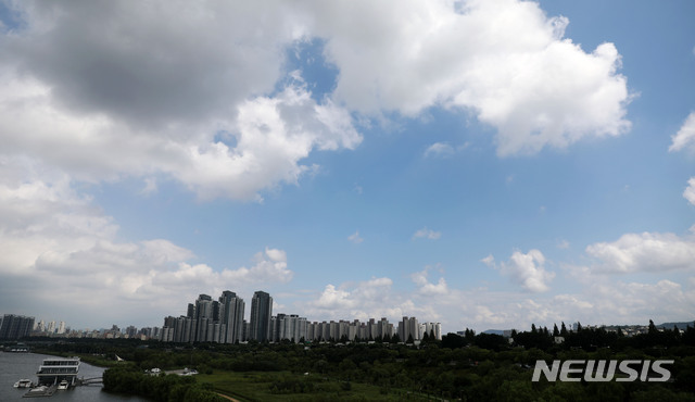 출근길 20도 안팎…경기·강원·충북엔 소나기