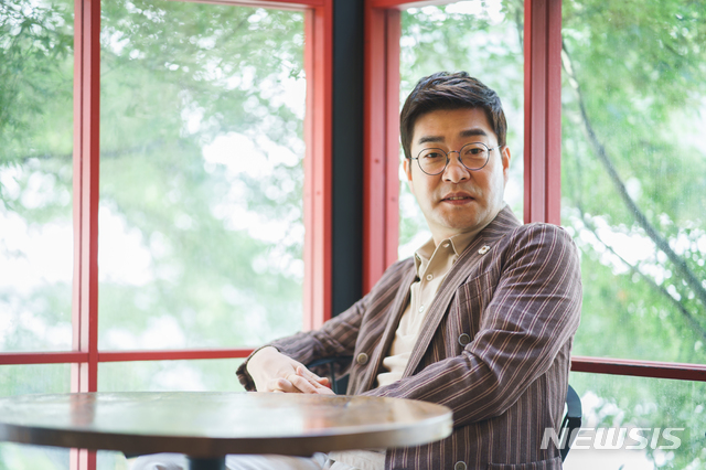 [인터뷰]손현주 "계속 세고 어둡네, 편하고 정감 있는 역 그립다"