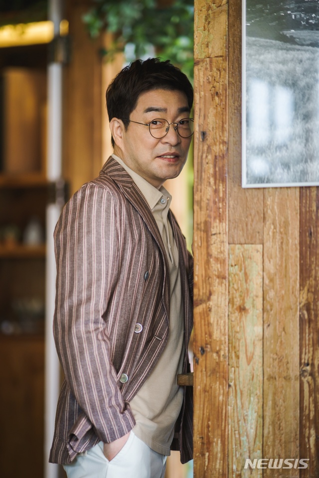 [인터뷰]손현주 "계속 세고 어둡네, 편하고 정감 있는 역 그립다"