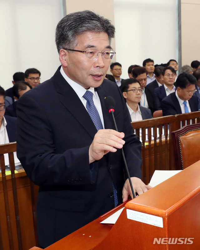 【서울=뉴시스】 박영태 기자 = 지난 20일 민갑룡 경찰청장이 국회에 보고를 하고 있다. 2019.08.20.since1999@newsis.com