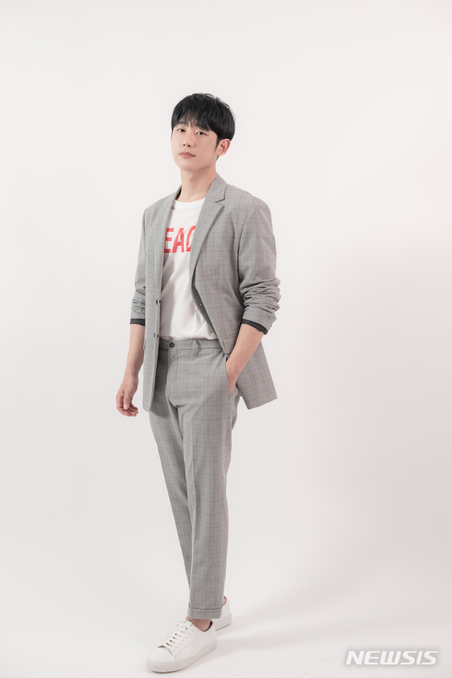 [인터뷰]정해인 "진지한 남녀관계라면 모든 것을 말해야 한다"