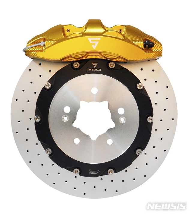 스톨츠. 알루미늄 소재 적용 브레이크 시스템. (사진 = 2019오토살롱위크 전시사무국 제공)
