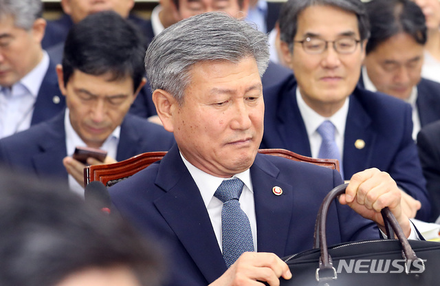 【서울=뉴시스】이종철 기자 = 22일 서울 여의도 국회에서 열린 정무위원회 전체회의에서 박삼득 국가보훈처장이 심각한 표정을 하고 있다. 2019.08.22.jc4321@newsis.com