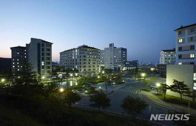 【아산=뉴시스】이종익 기자 = 충남 아산의 순천향대학교 교내 향설생활관 야경. 2019.08.28. (사진=순천향대 제공)&nbsp; photo@newsis.com