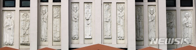 【대전=뉴시스】대전 대흥동성당 12사도상. 