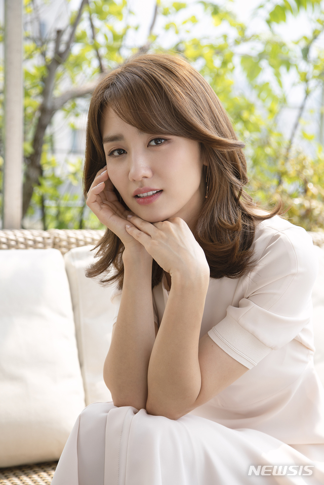 [인터뷰]박하선 "'불륜, 상담 시스템 필요···해결 못해 견디는 것"