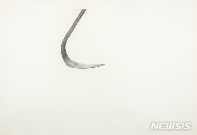 【서울=뉴시스】원석연, 낫, 1991, 종이에 연필, 53.5x79cm