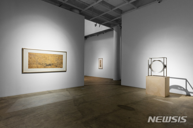 【서울=뉴시스】아트사이드 갤러리'우리가 바라보는 것 : 원석연 · 김기철'전시 전경