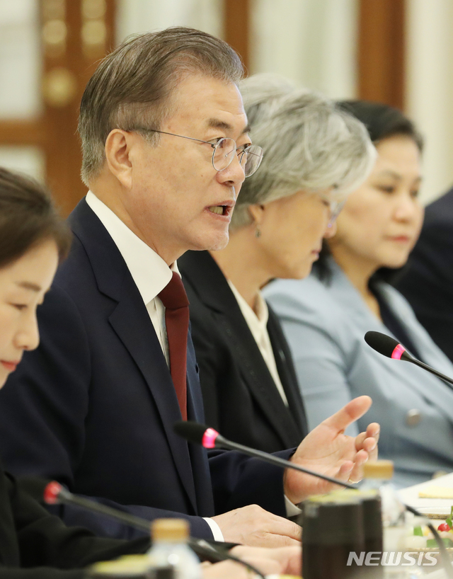 【방콕(태국)=뉴시스】박진희 기자 = 태국을 공식 방문중인 문재인 대통령이 2일 방콕 총리실 청사에서 쁘라윳 짠오차 총리와 정상회담을 하고 있다. 2019.09.02. pak7130@newsis.com