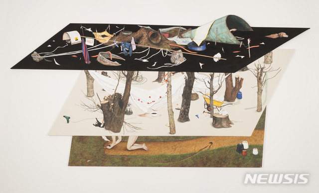 【서울=뉴시스】이진주, Questions, 2019, 179x 362 x 4cm,Korean traditional pigment, animal skin glue and water on linen.