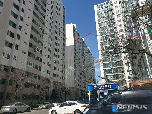 【서울=뉴시스】김가윤 기자 = 서울 노원구 하계동 354 학여울청구 103동 1106호가 경매에 나왔다. 1999년 12월 준공된 16개동 1476세대 단지로 해당 물건은 18층 중 11층이다. 전용면적은 85㎡다. 2019.09.09 (제공=지지옥션) yoon@newsis.com