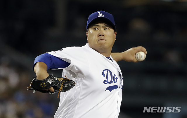 류현진, 7이닝 3실점 '13승 달성'…생애 첫 홈런 폭발(종합)