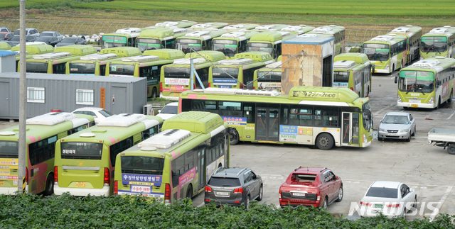 【전주=뉴시스】 김얼 기자= 6일 전북 전주시 완산구의 한 버스회사 차고지. 2019.09.06.pmkeul@newsis.com