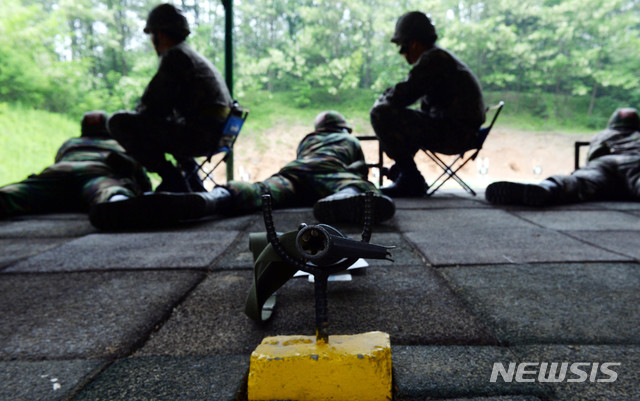 【서울=뉴시스】 사격 훈련 모습. (뉴시스DB)