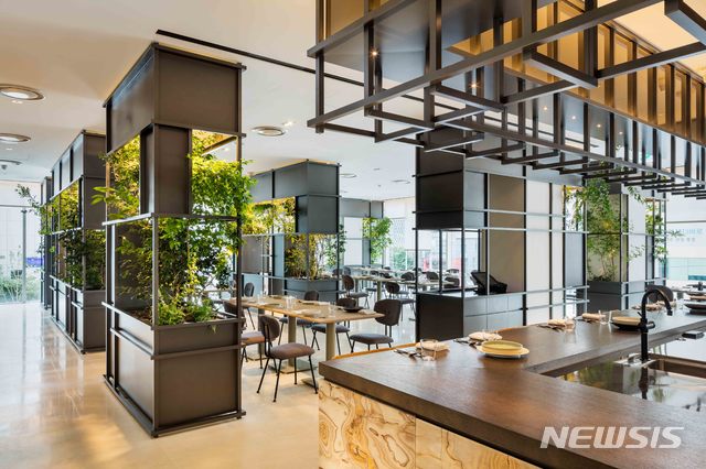 【서울=뉴시스】안다즈 서울 강남 '조각보'의 '미들 하우스'