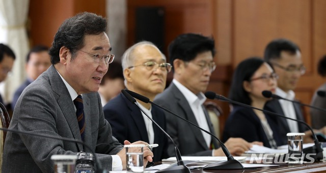 【서울=뉴시스】 고범준 기자 = 이낙연 국무총리가 9일 오후 서울 종로구 세종대로 정부서울청사에서 열린 제1차 자살예방정책위원회에서 모두발언을 하고 있다. 2019.09.09. bjko@newsis.com