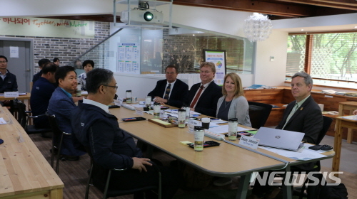 【서울=뉴시스】서울대공원에 방문한 AZA 인증단 모습. 2019.09.10. (사진=서울시 제공)