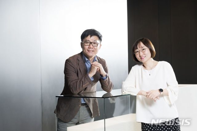 【서울=뉴시스】박지선 삼성전자 무선사업부 전략파트너개발그룹 상무와 정혜순 무선사업부 프레임워크그룹 상무. 2019.09.10 (사진 = 삼성전자 제공) photo@newsis.com