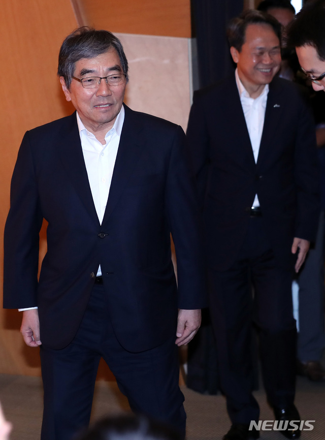 윤석헌 "DLF 대책 곧 발표…하나·우리銀 제재 추후 결정"