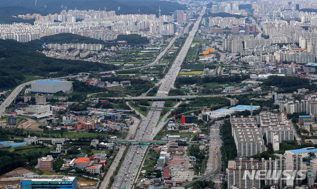 연휴 첫날 정체 해소…내일 오전 6시부터 막혀