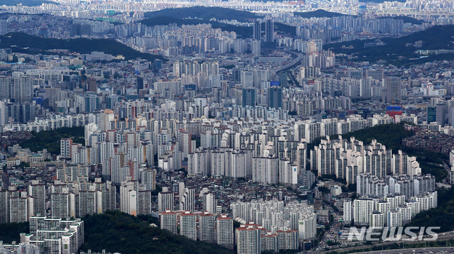 【서울=뉴시스】추상철 기자 =서울도심 아파트단지. 2019.09.11. scchoo@newsis.com