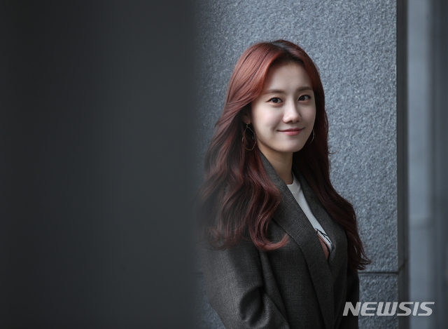 【서울=뉴시스】조수정 기자 = SBS 금토드라마 '의사요한' 배우 정민아가 10일 서울 충무로 뉴시스에서 종방인터뷰에 앞서 포즈를 취하고 있다. 2019.09.13. chocrystal@newsis.com