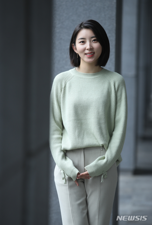 【서울=뉴시스】조수정 기자 = OCN 수목드라마 '미스터 기간제' 서윤아 역 배우 권소현(그룹 포미닛 보컬)이 10일 서울 충무로 뉴시스에서 종방인터뷰에 앞서 포즈를 취하고 있다. 2019.09. chocrystal@newsis.com