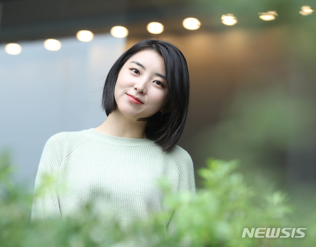 【서울=뉴시스】조수정 기자 = OCN 수목드라마 '미스터 기간제' 서윤아 역 배우 권소현(그룹 포미닛 보컬)이 10일 서울 충무로 뉴시스에서 종방인터뷰에 앞서 포즈를 취하고 있다. 2019.09. chocrystal@newsis.com