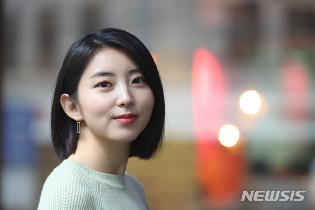 【서울=뉴시스】조수정 기자 = OCN 수목드라마 '미스터 기간제' 서윤아 역 배우 권소현(그룹 포미닛 보컬)이 10일 서울 충무로 뉴시스에서 종방인터뷰에 앞서 포즈를 취하고 있다. 2019.09. chocrystal@newsis.com